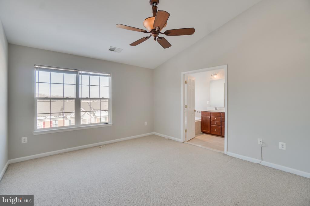 POTOMAC VILLAGE - Residential