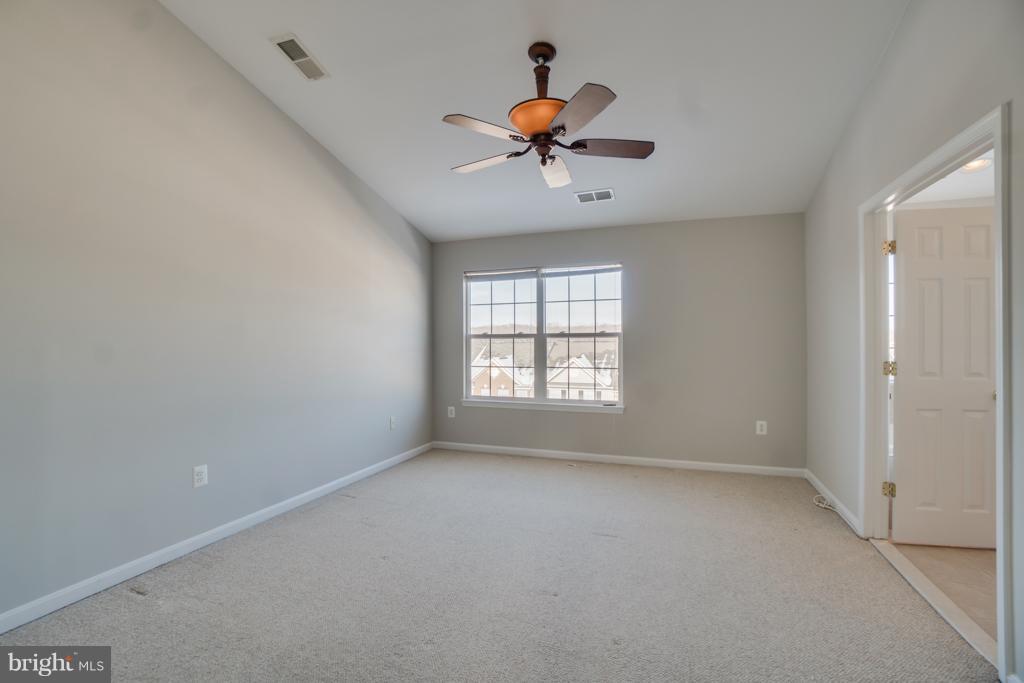 POTOMAC VILLAGE - Residential