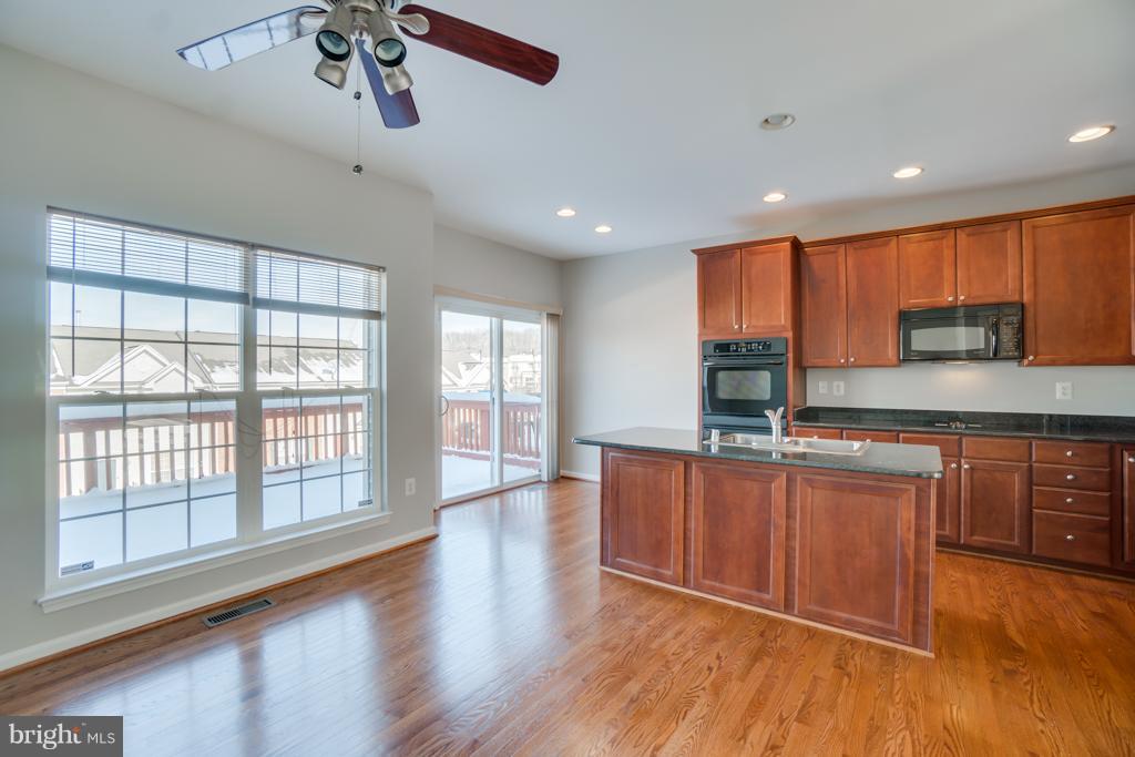 POTOMAC VILLAGE - Residential