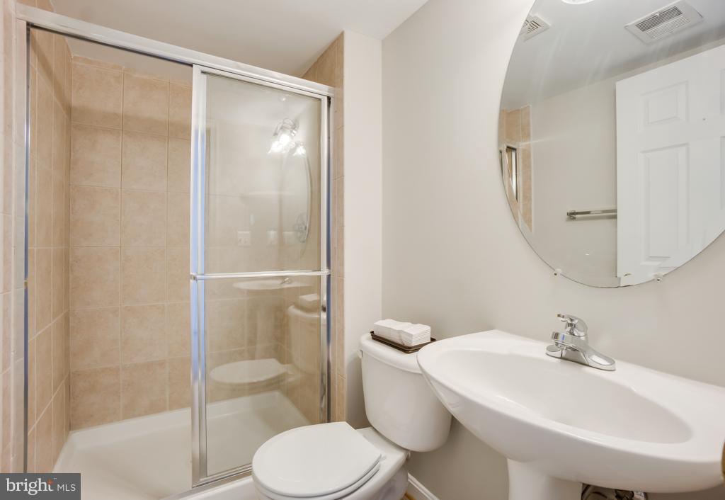 POTOMAC VILLAGE - Residential