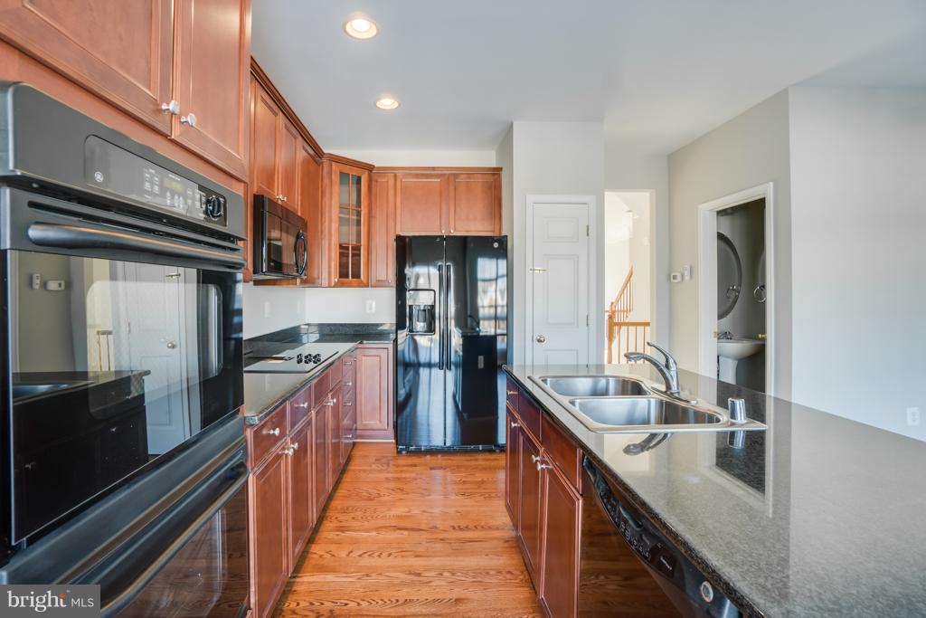 POTOMAC VILLAGE - Residential