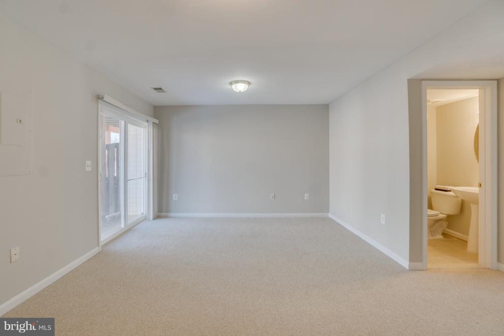 POTOMAC VILLAGE - Residential