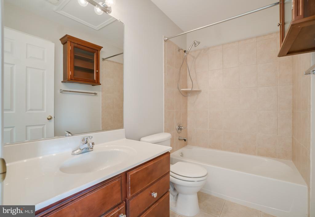 POTOMAC VILLAGE - Residential