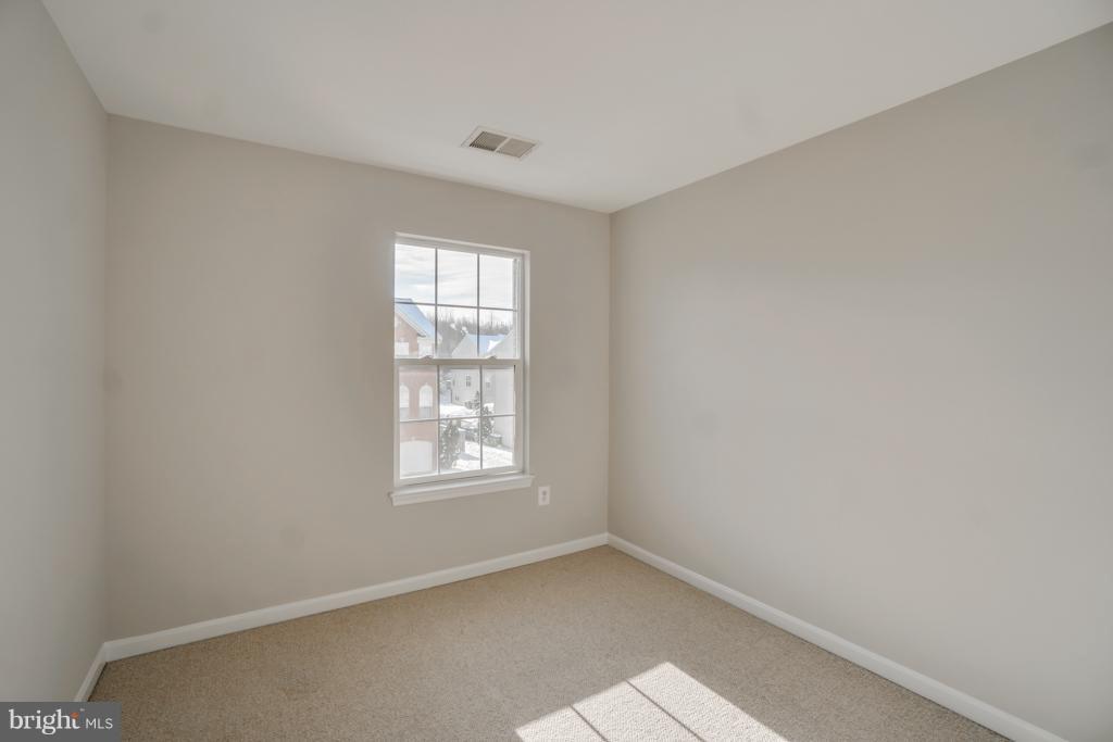 POTOMAC VILLAGE - Residential