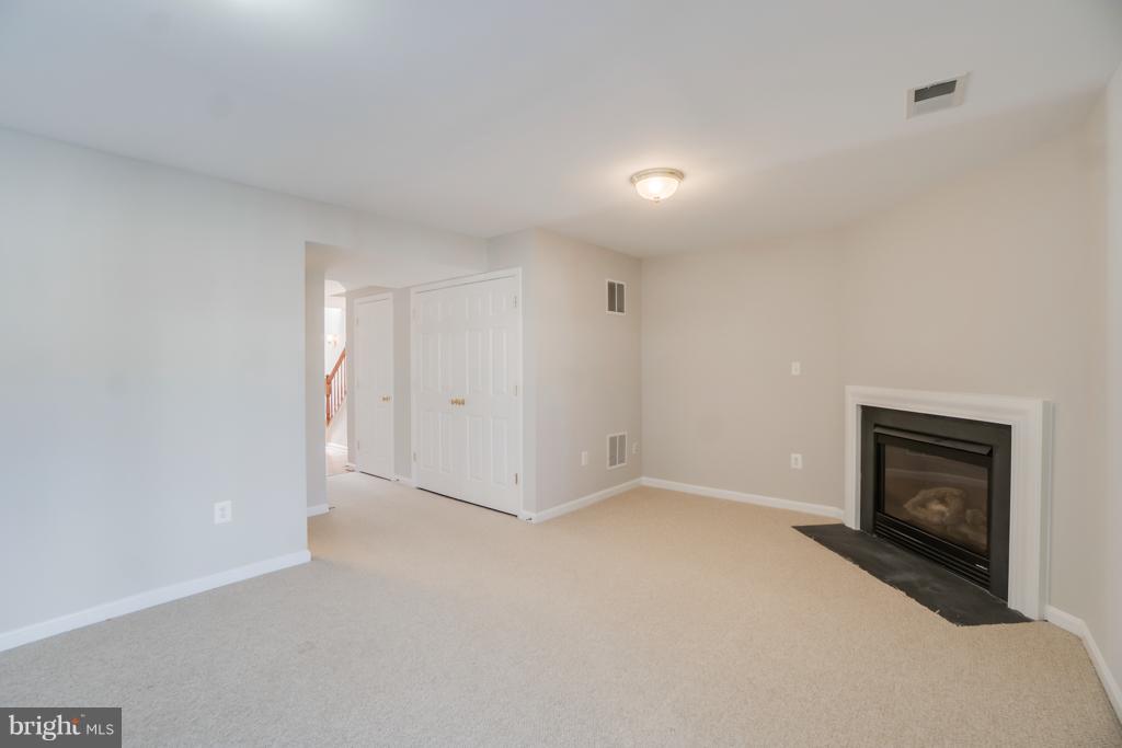 POTOMAC VILLAGE - Residential