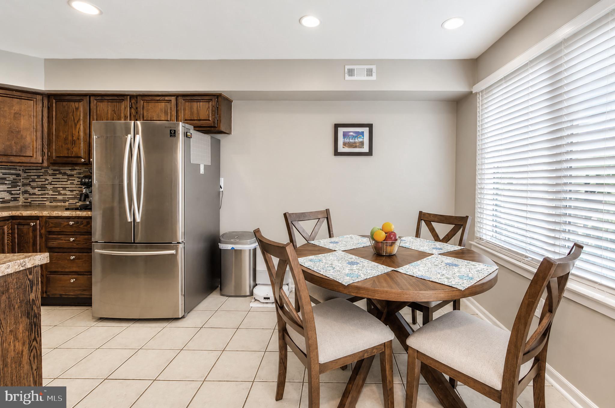 411 GREGORYS WAY