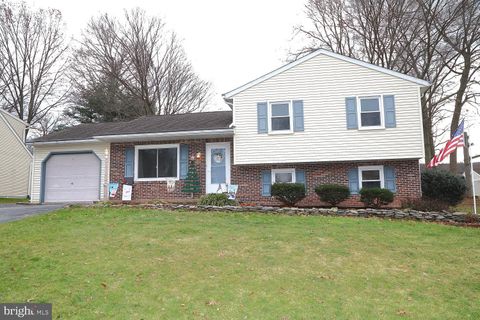Photo of 37 Summers Drive, Stevens, PA 17578 (MLS # PALA2044488)