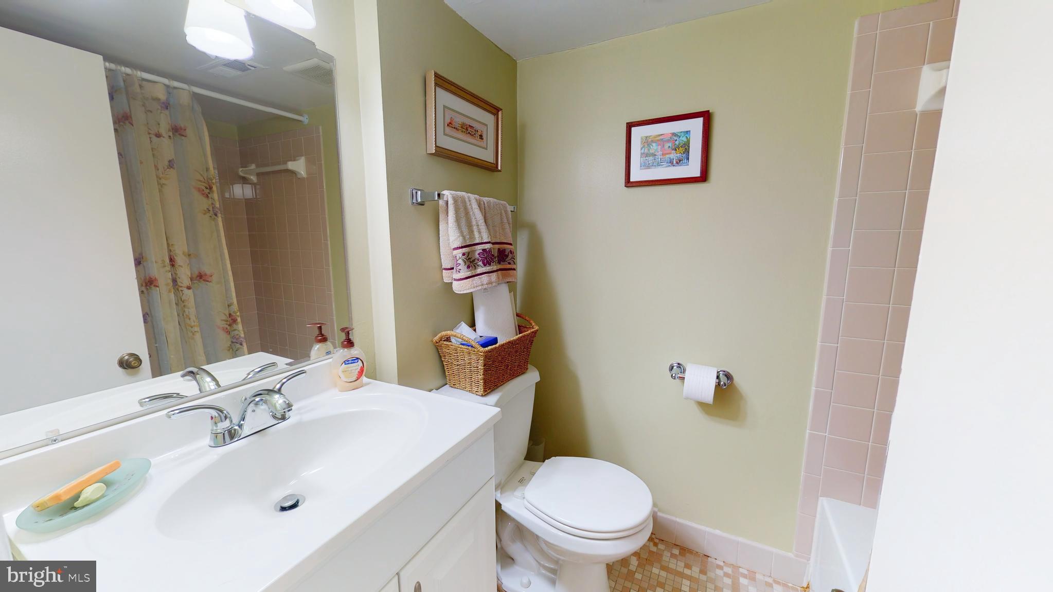 FAIRLINGTON MEADOWS - Residential Lease