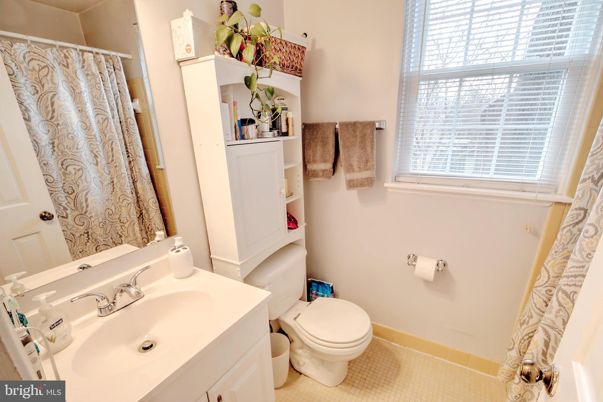 FAIRLINGTON MEADOWS - Residential Lease