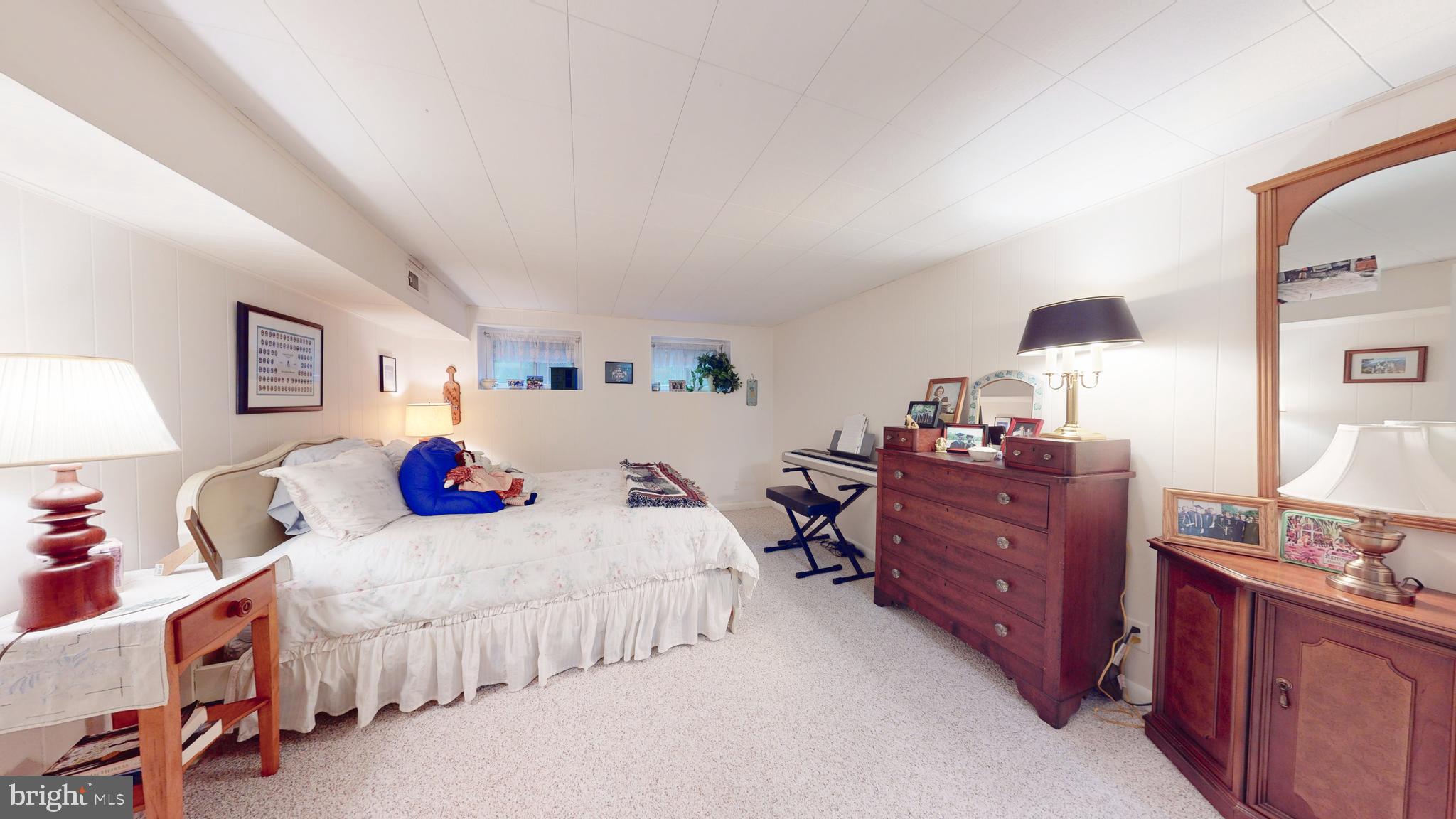 FAIRLINGTON MEADOWS - Residential Lease