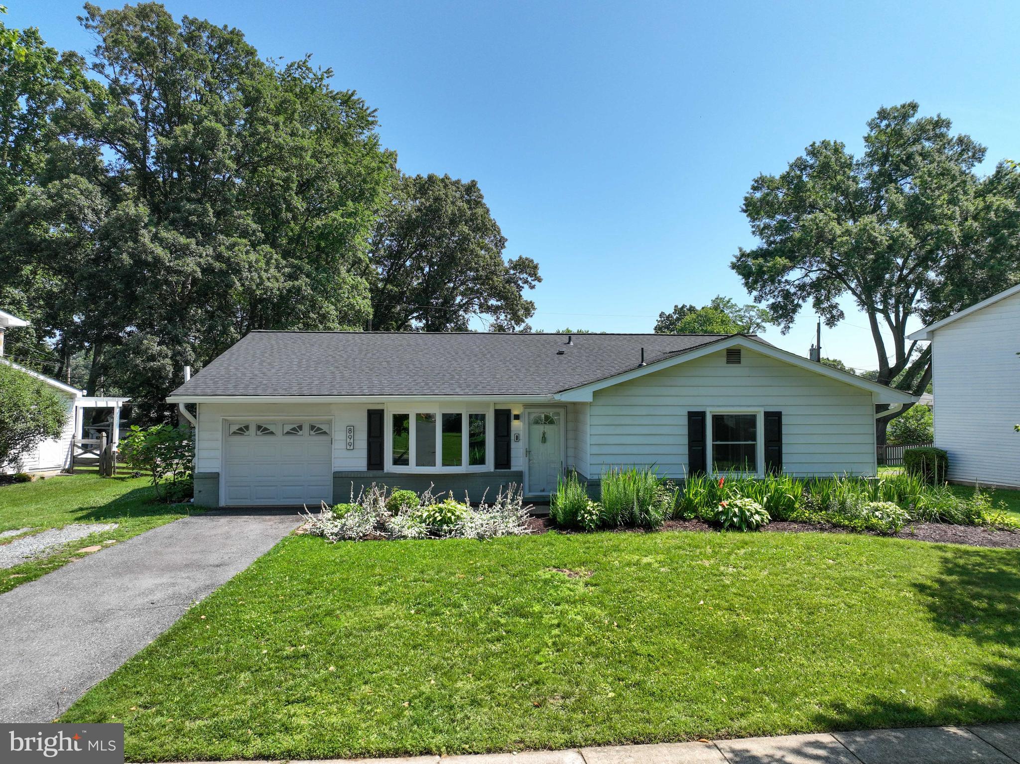 899 WINTERHAVEN DRIVE