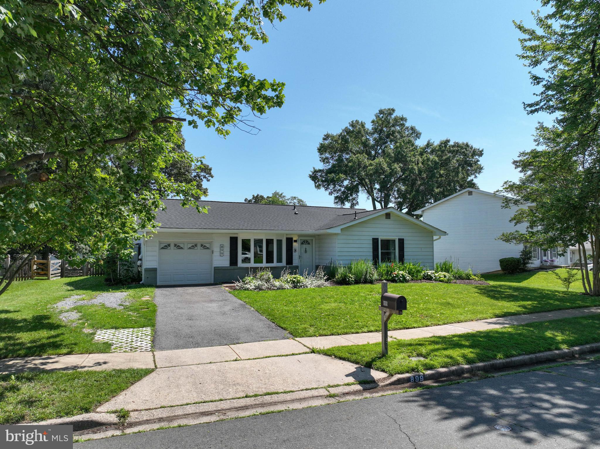 899 WINTERHAVEN DRIVE