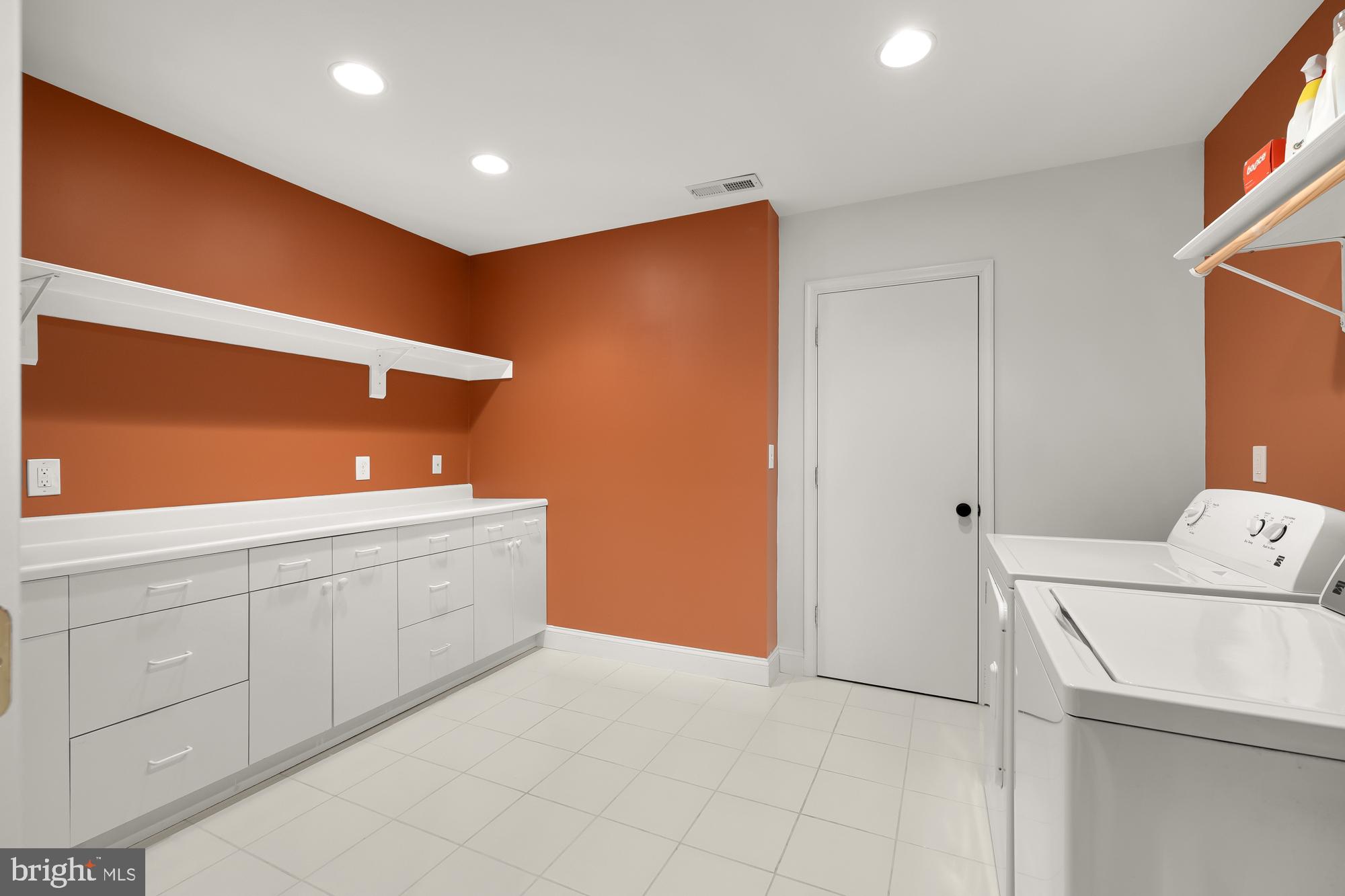 CONGRESSIONAL COUNTRY CLUB ESTATES - Residential