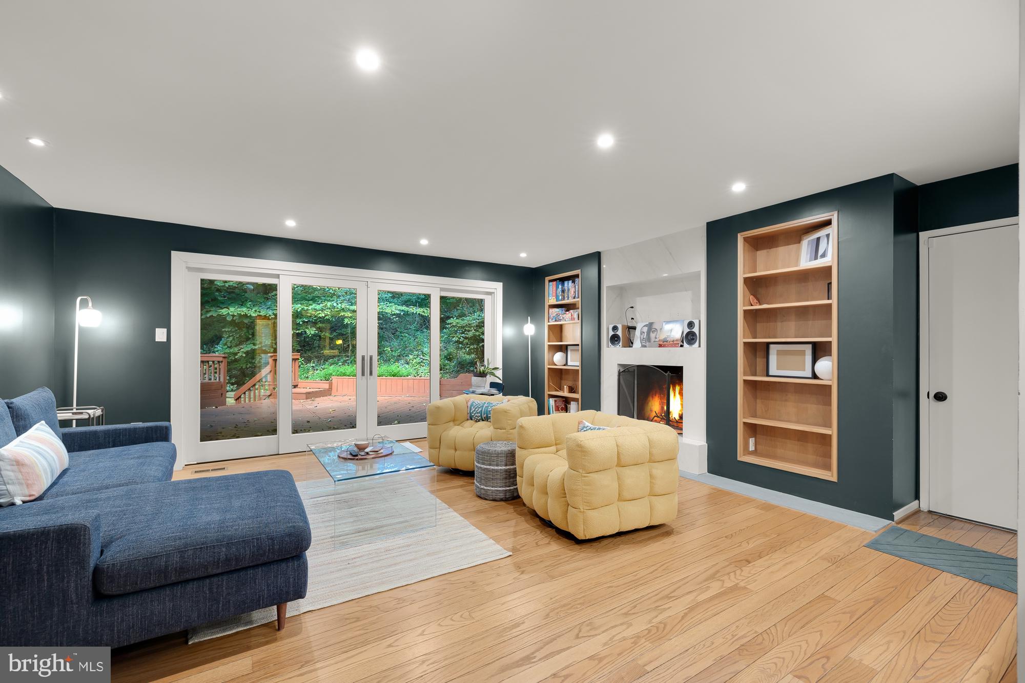 CONGRESSIONAL COUNTRY CLUB ESTATES - Residential