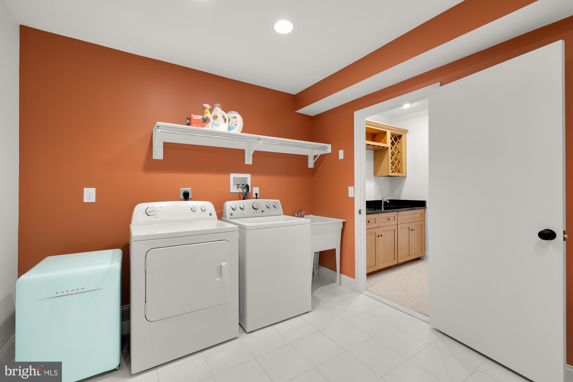 CONGRESSIONAL COUNTRY CLUB ESTATES - Residential