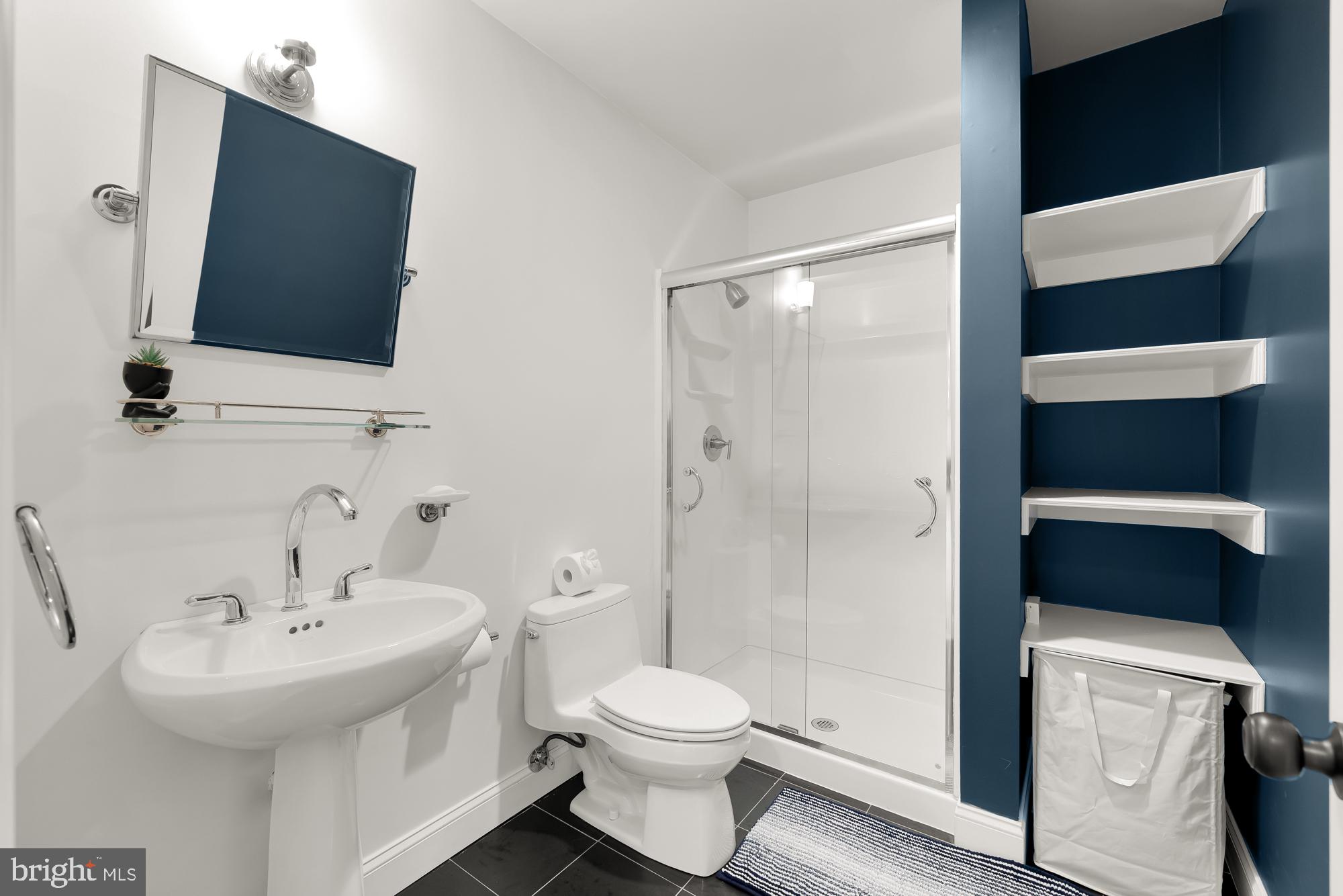 CONGRESSIONAL COUNTRY CLUB ESTATES - Residential