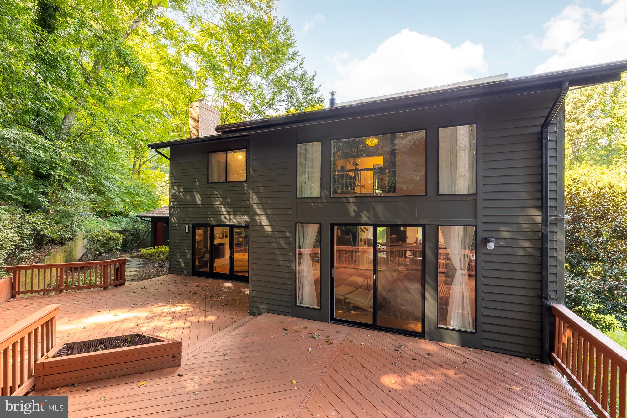 CONGRESSIONAL COUNTRY CLUB ESTATES - Residential