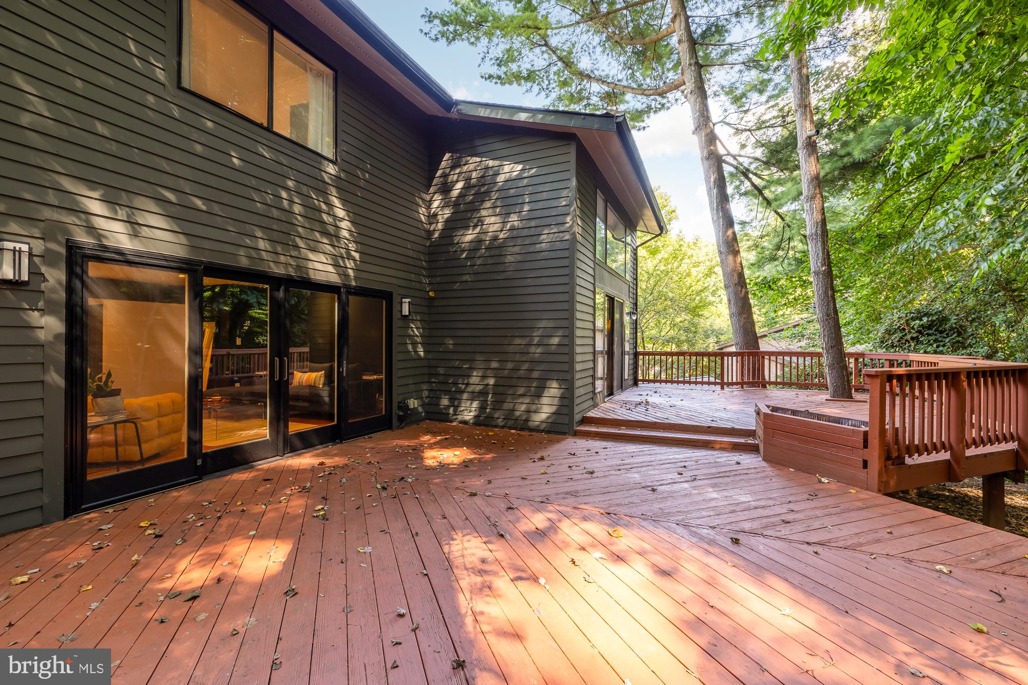 CONGRESSIONAL COUNTRY CLUB ESTATES - Residential