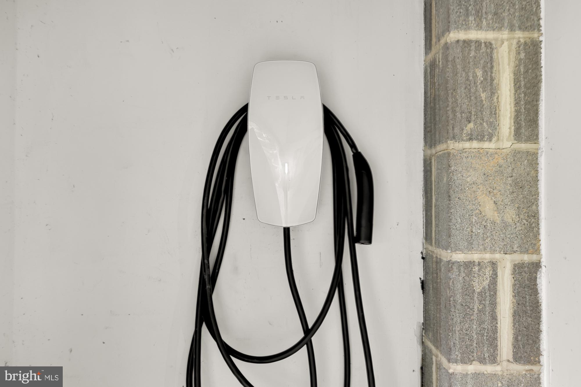 CONGRESSIONAL COUNTRY CLUB ESTATES - Residential