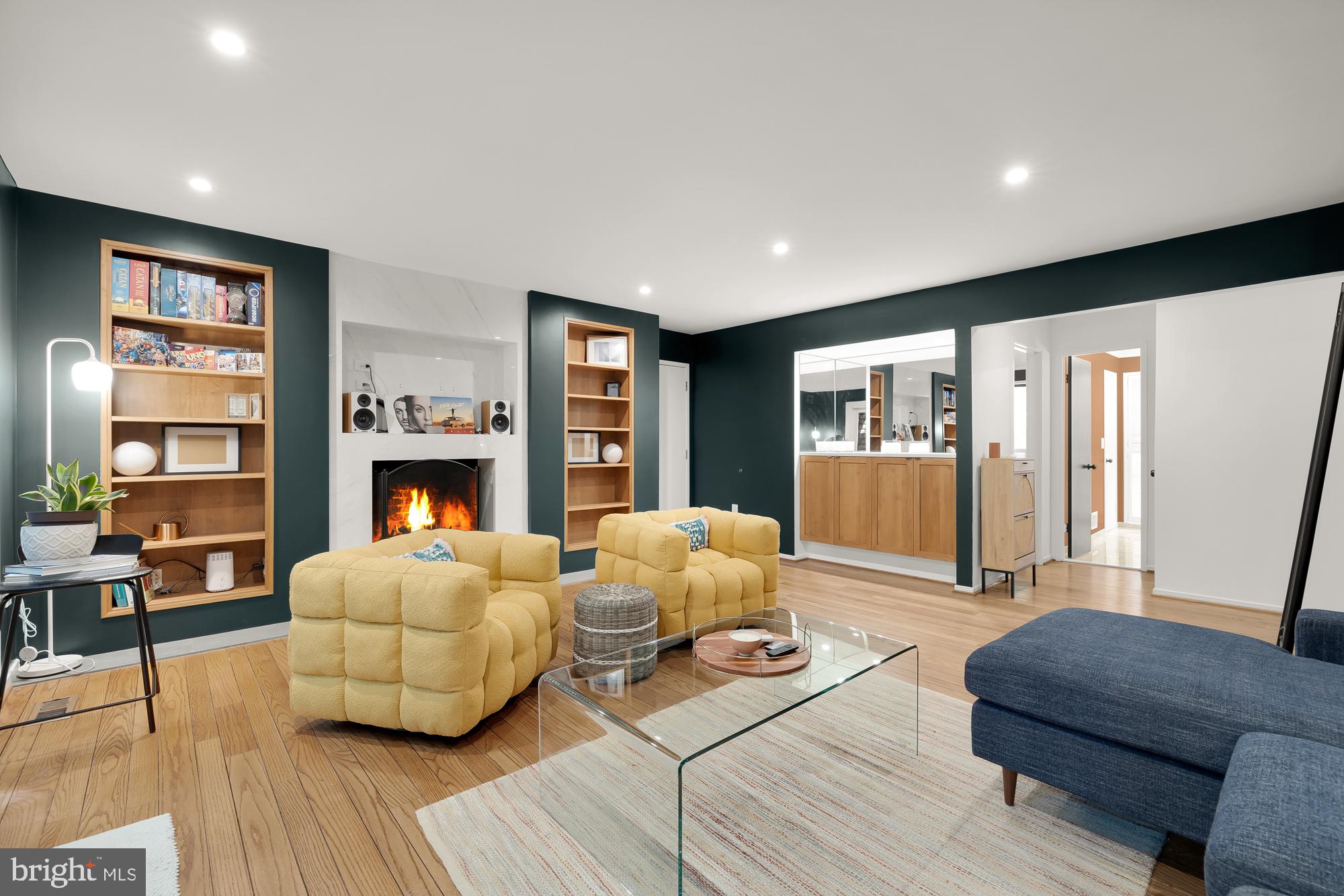 CONGRESSIONAL COUNTRY CLUB ESTATES - Residential