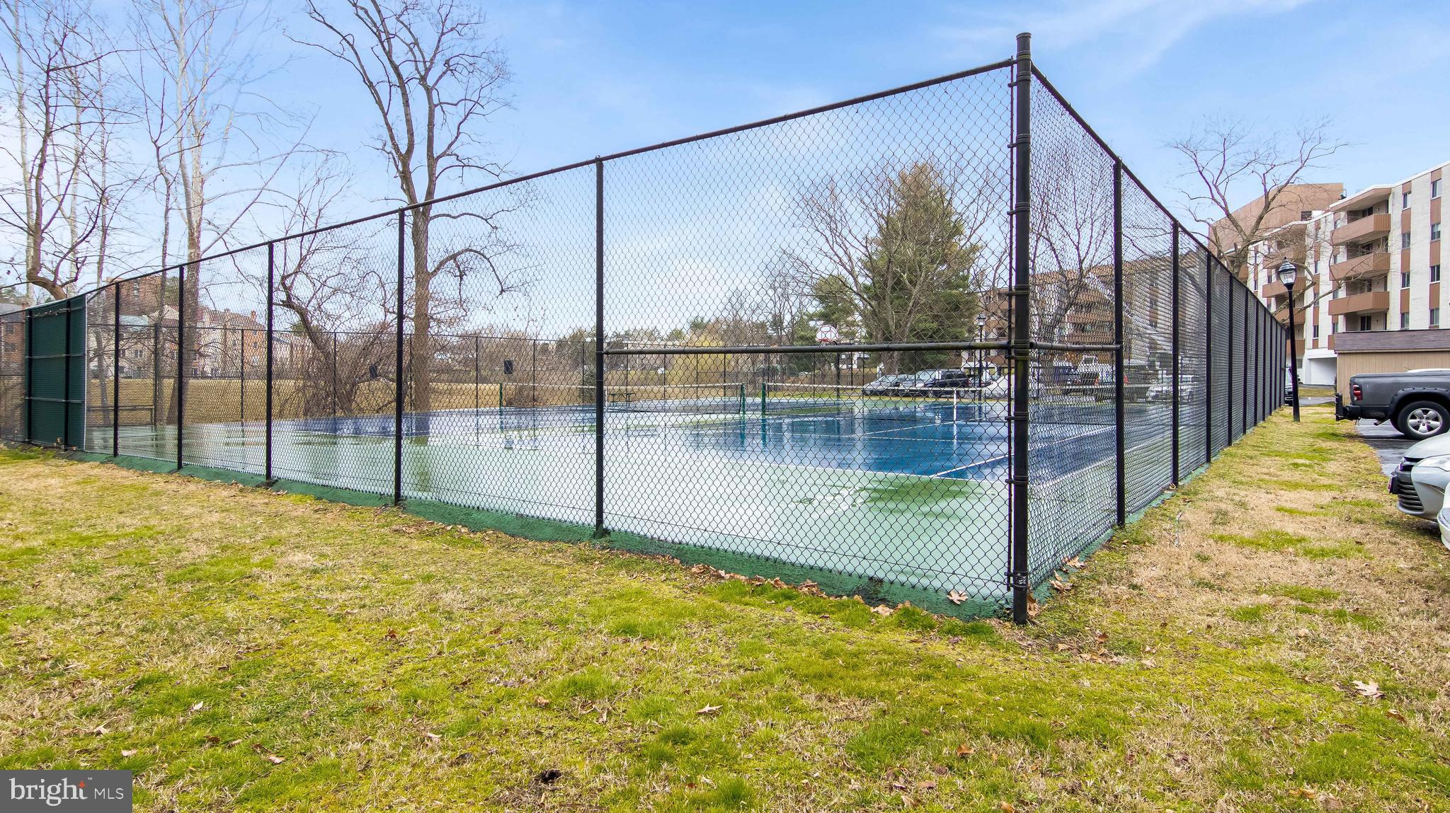 LAKESIDE TERRACE - Residential