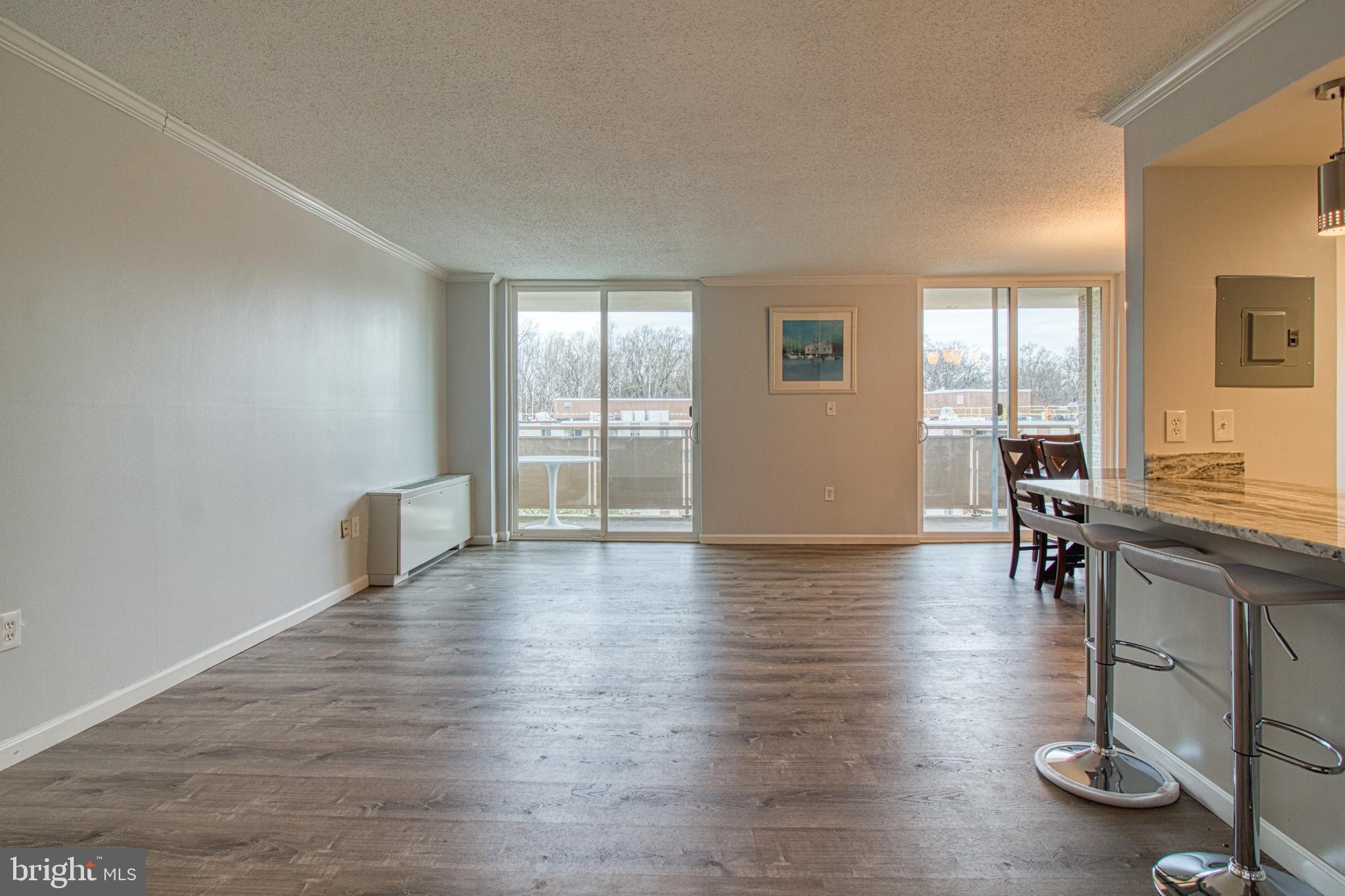 LAKESIDE TERRACE - Residential