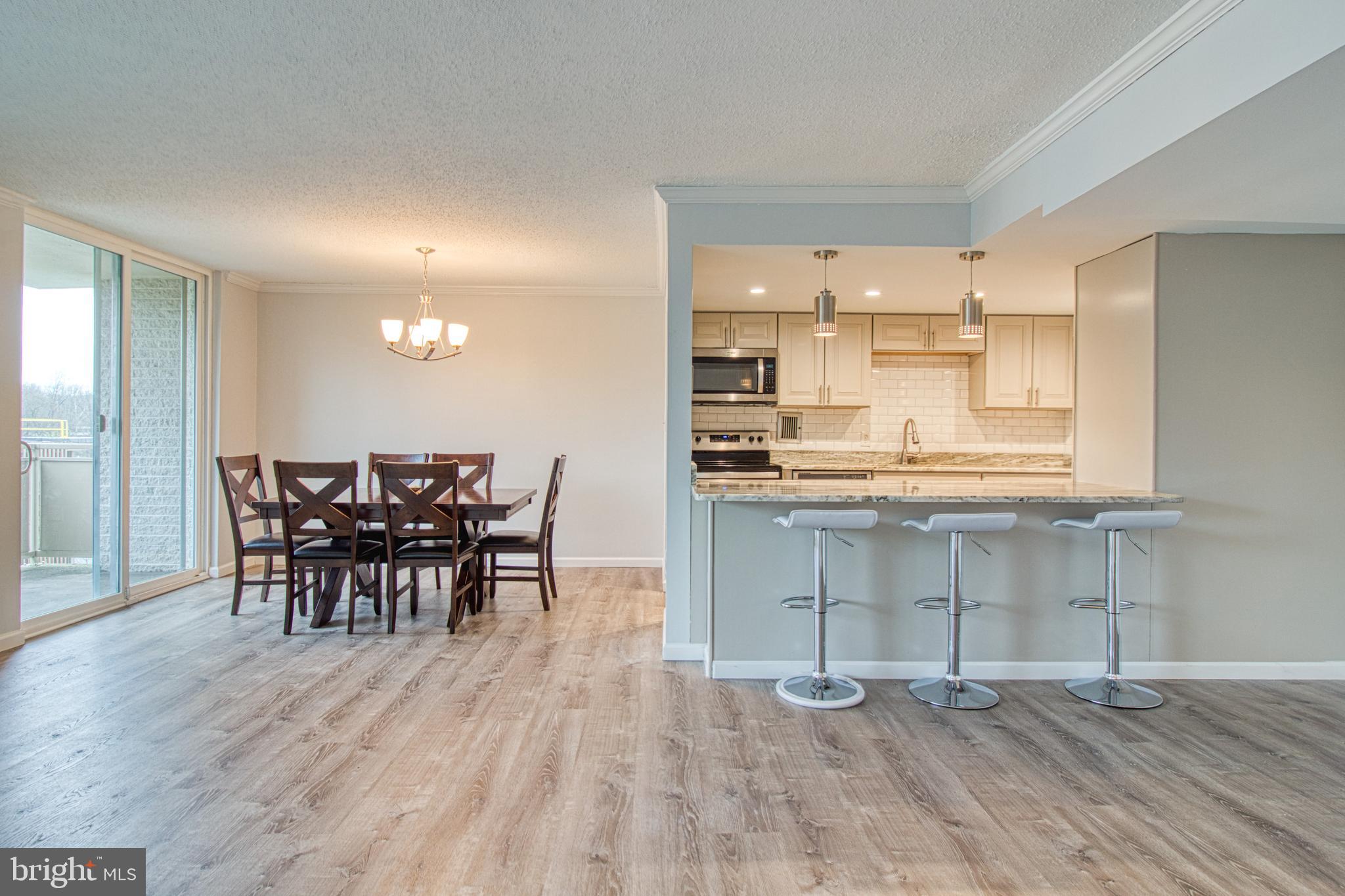 LAKESIDE TERRACE - Residential