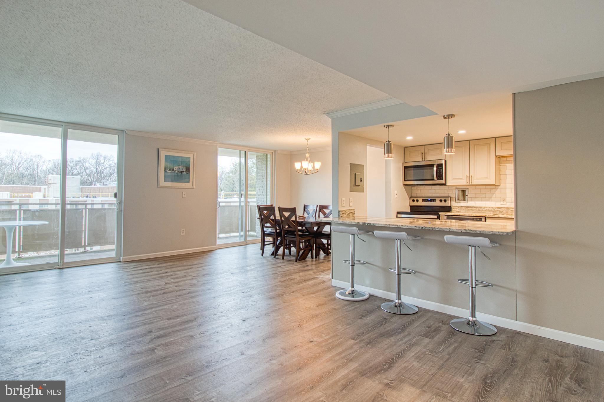 LAKESIDE TERRACE - Residential