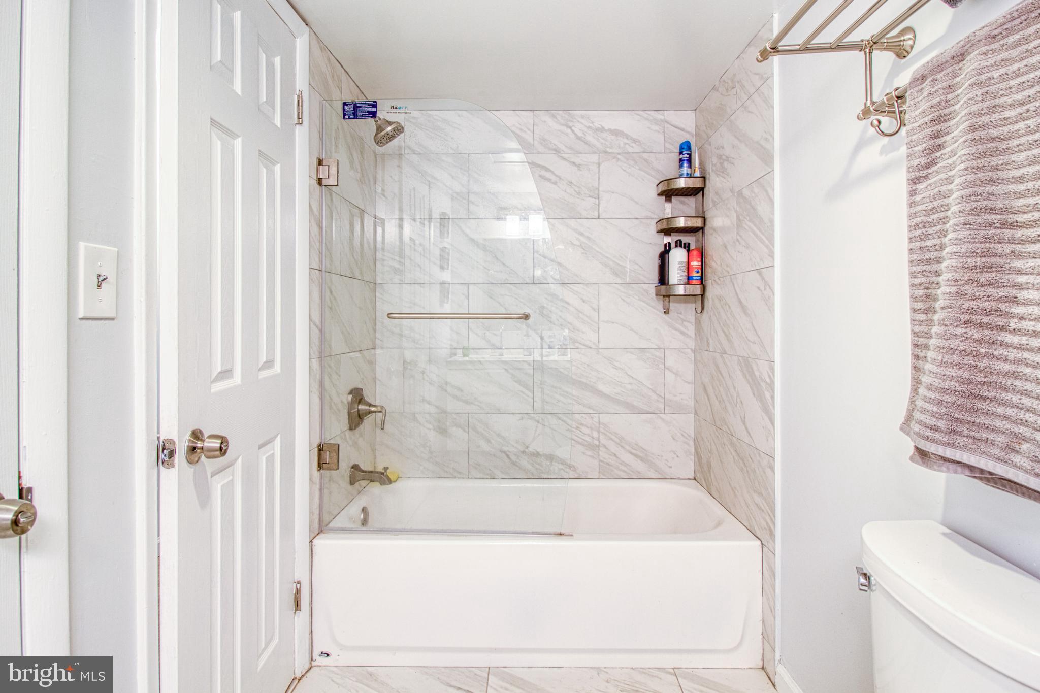 LAKESIDE TERRACE - Residential