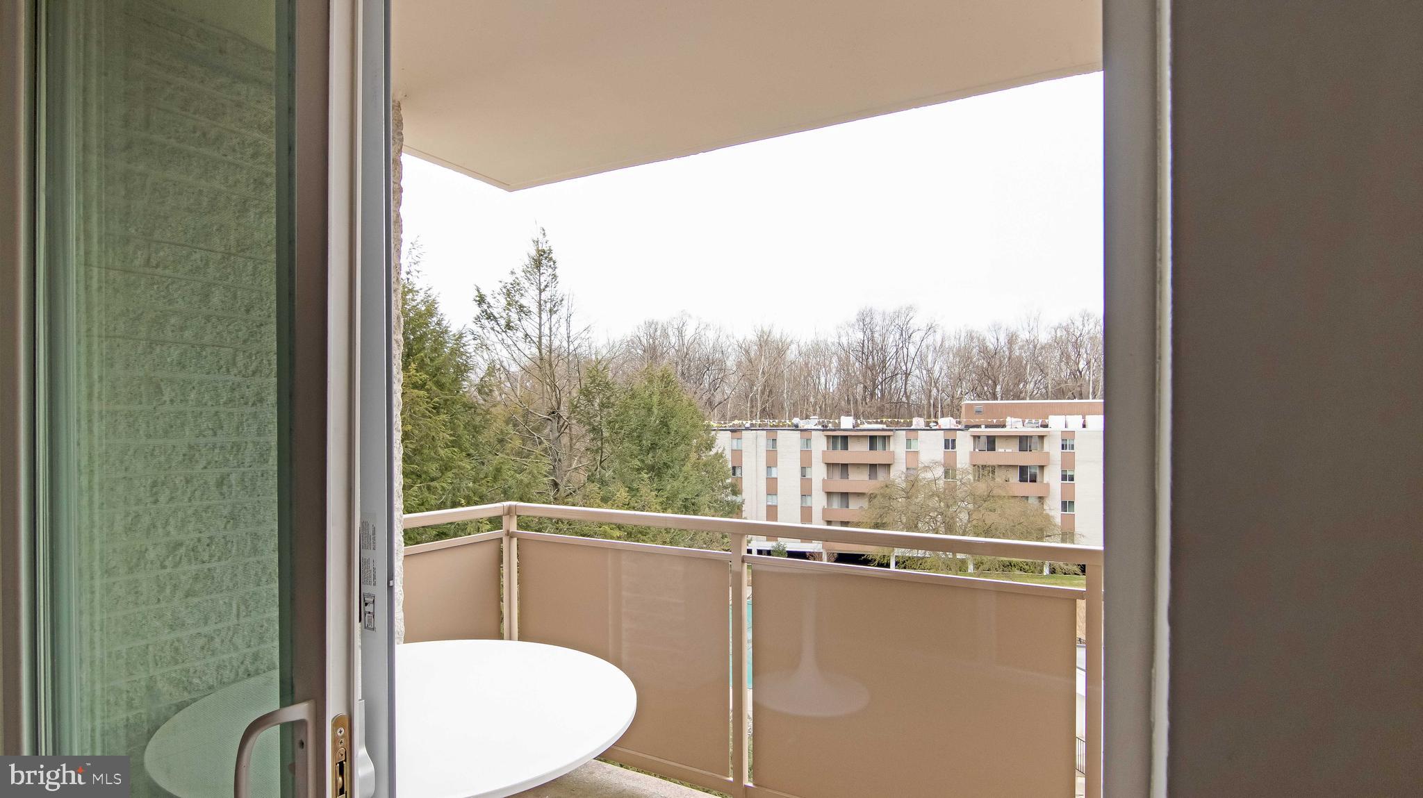 LAKESIDE TERRACE - Residential