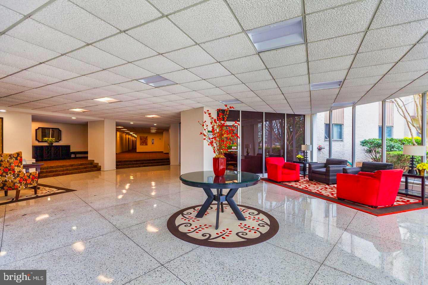 LAKESIDE TERRACE - Residential