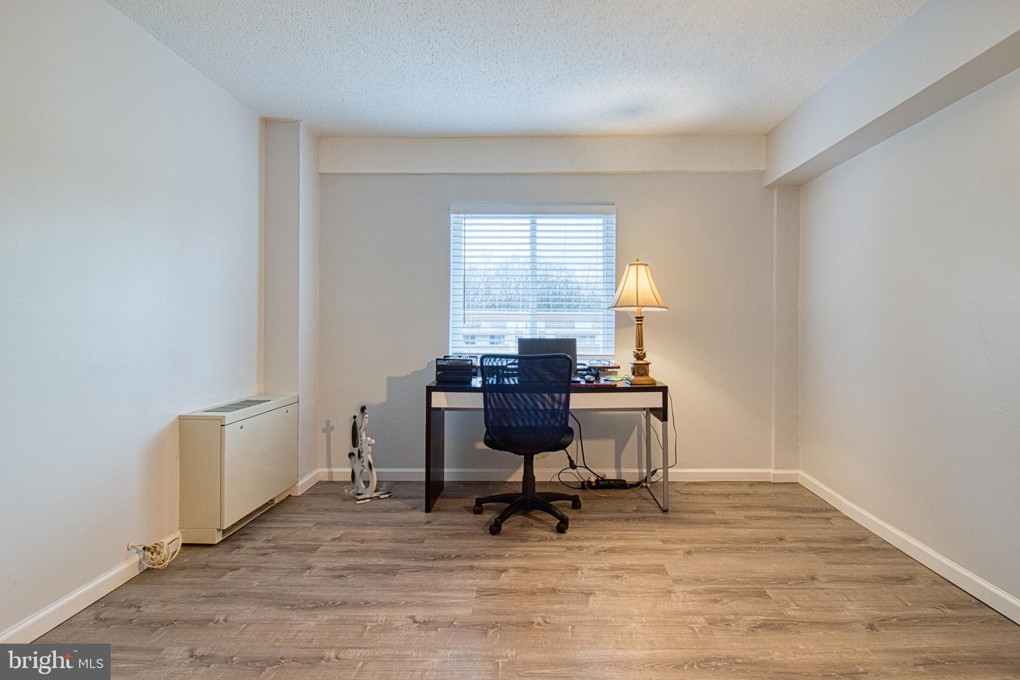 LAKESIDE TERRACE - Residential