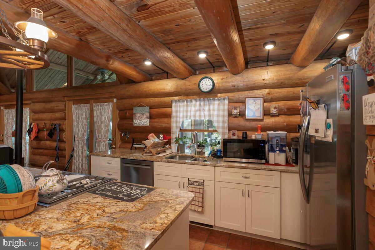 1403 TOWN POINT ROAD