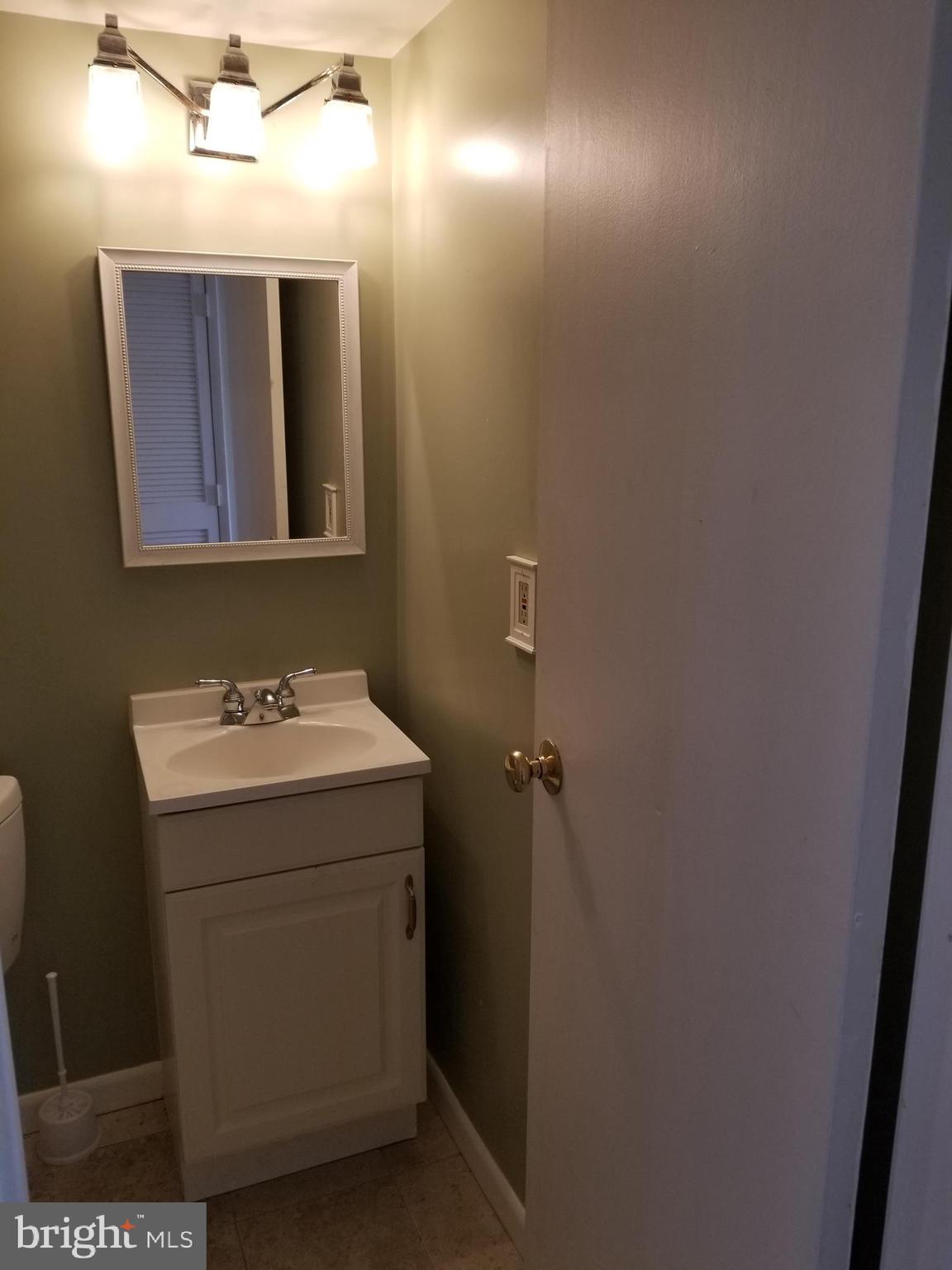 MOORES MILL MANOR - Residential