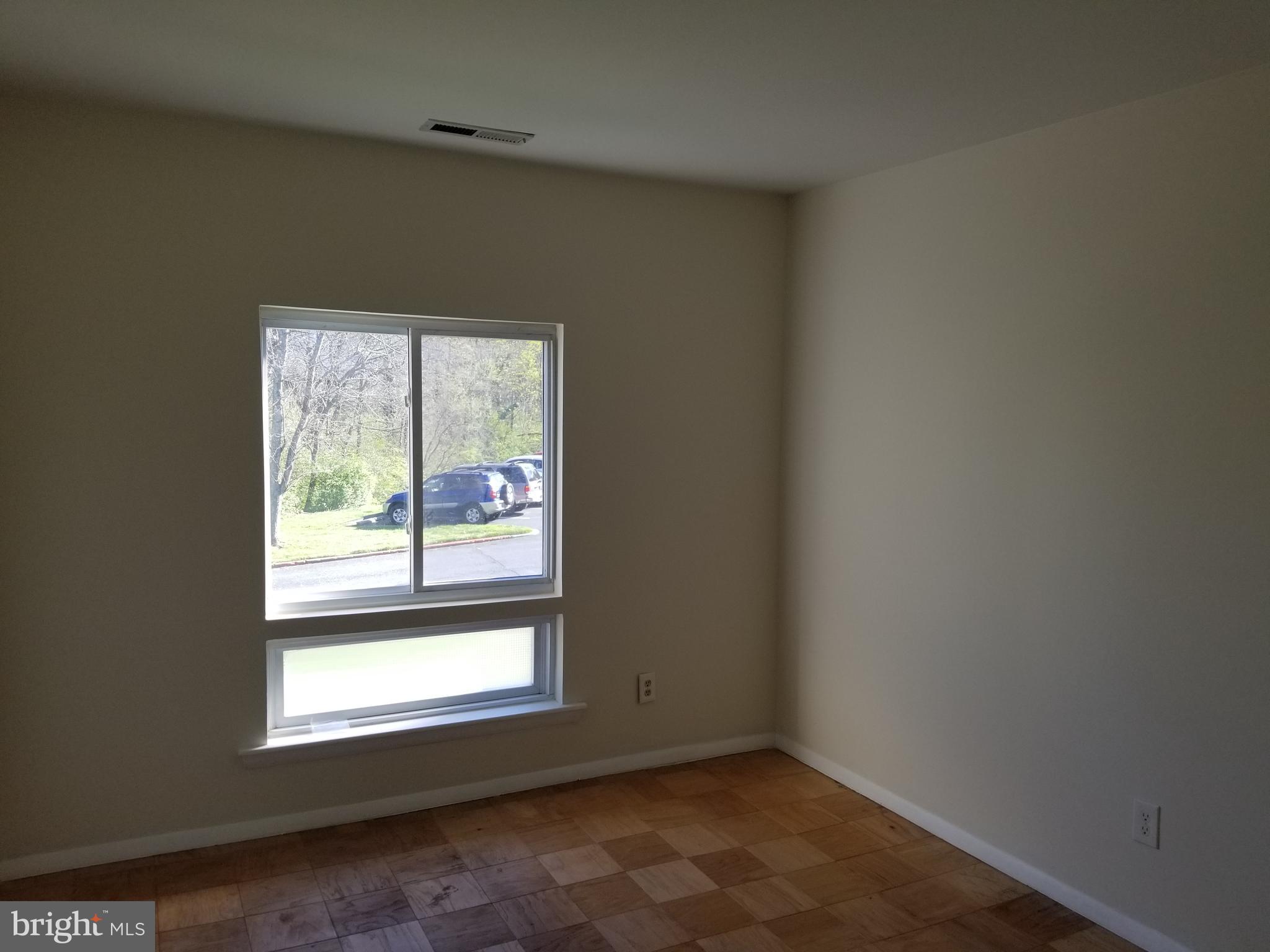 MOORES MILL MANOR - Residential