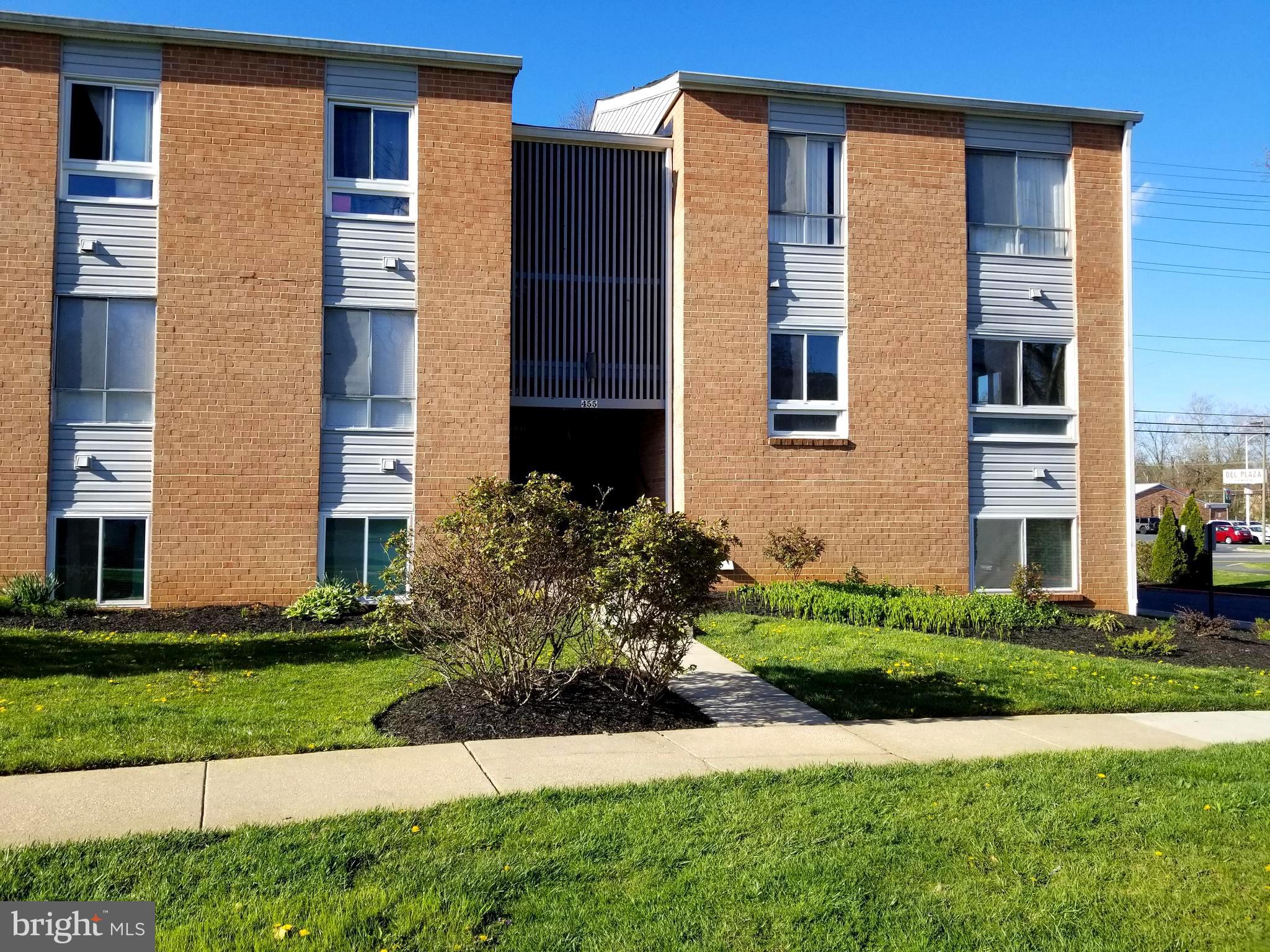 MOORES MILL MANOR - Residential