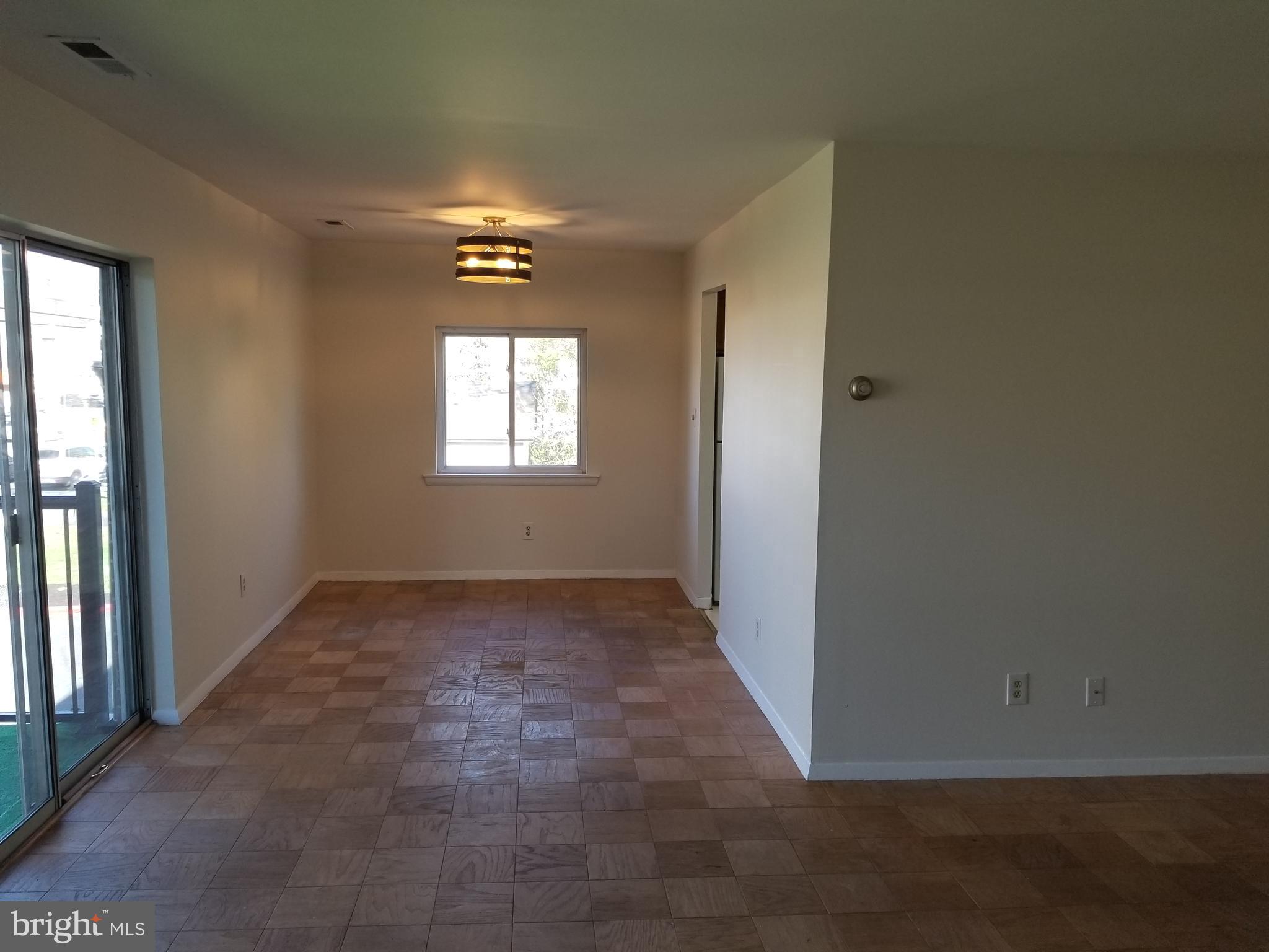 MOORES MILL MANOR - Residential