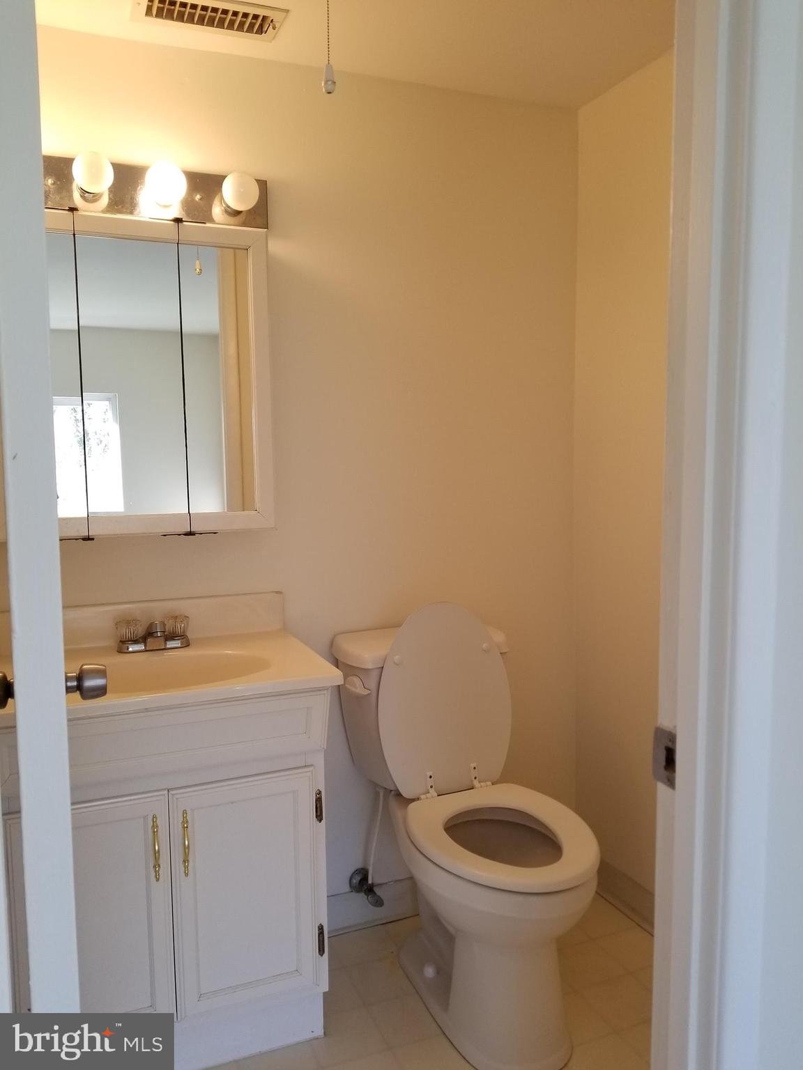 MOORES MILL MANOR - Residential