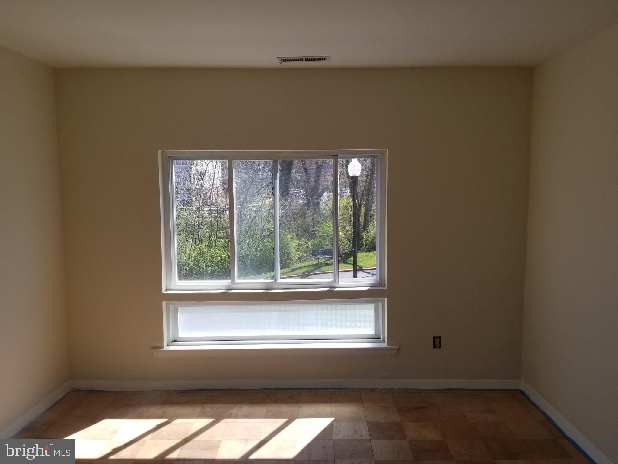 MOORES MILL MANOR - Residential