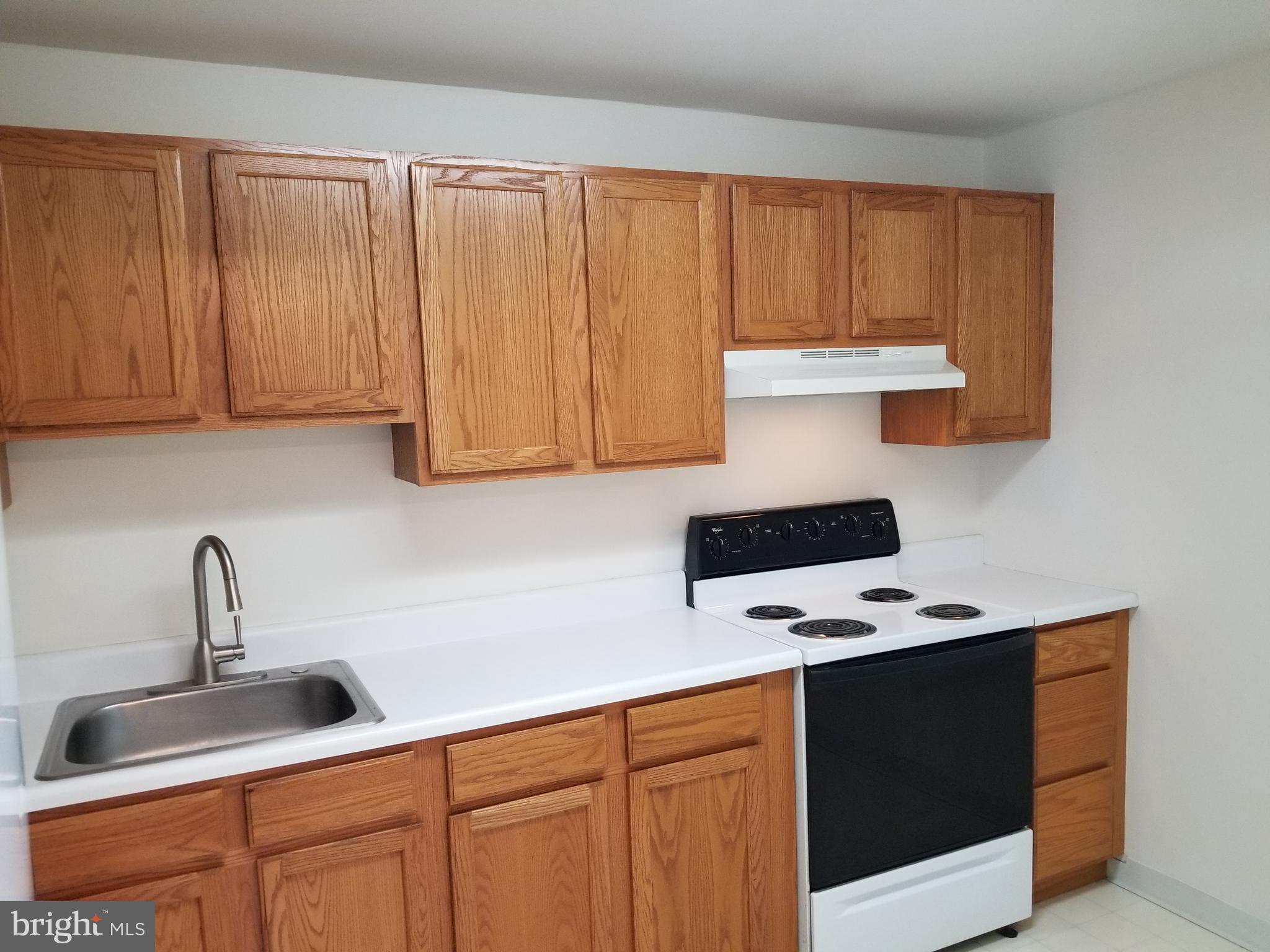 MOORES MILL MANOR - Residential