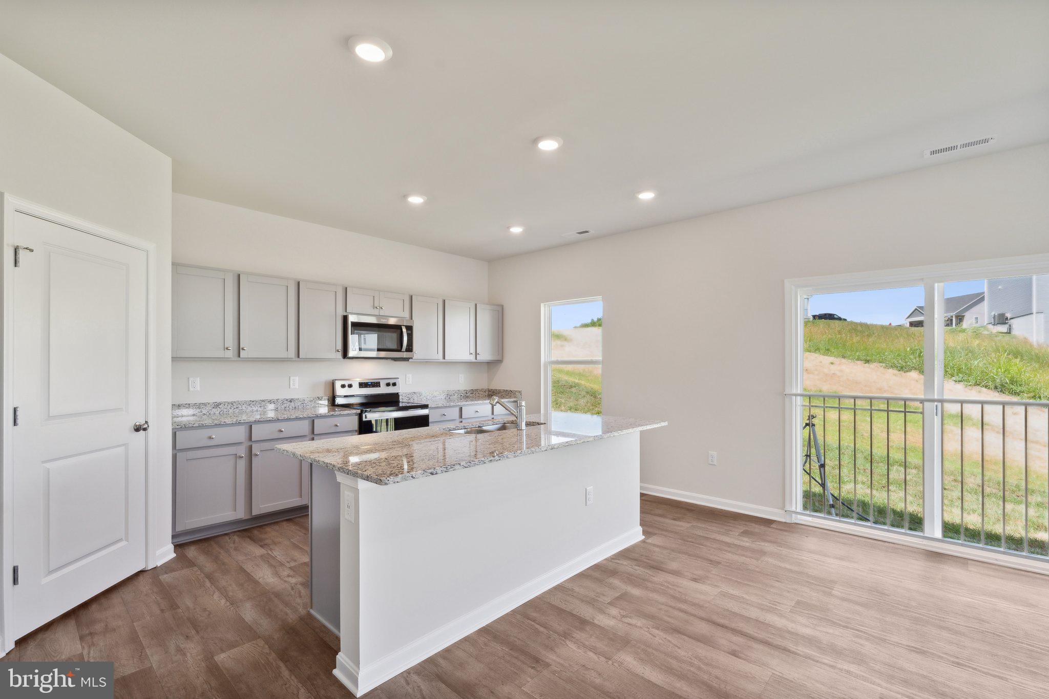 SPRING LAKES - Residential