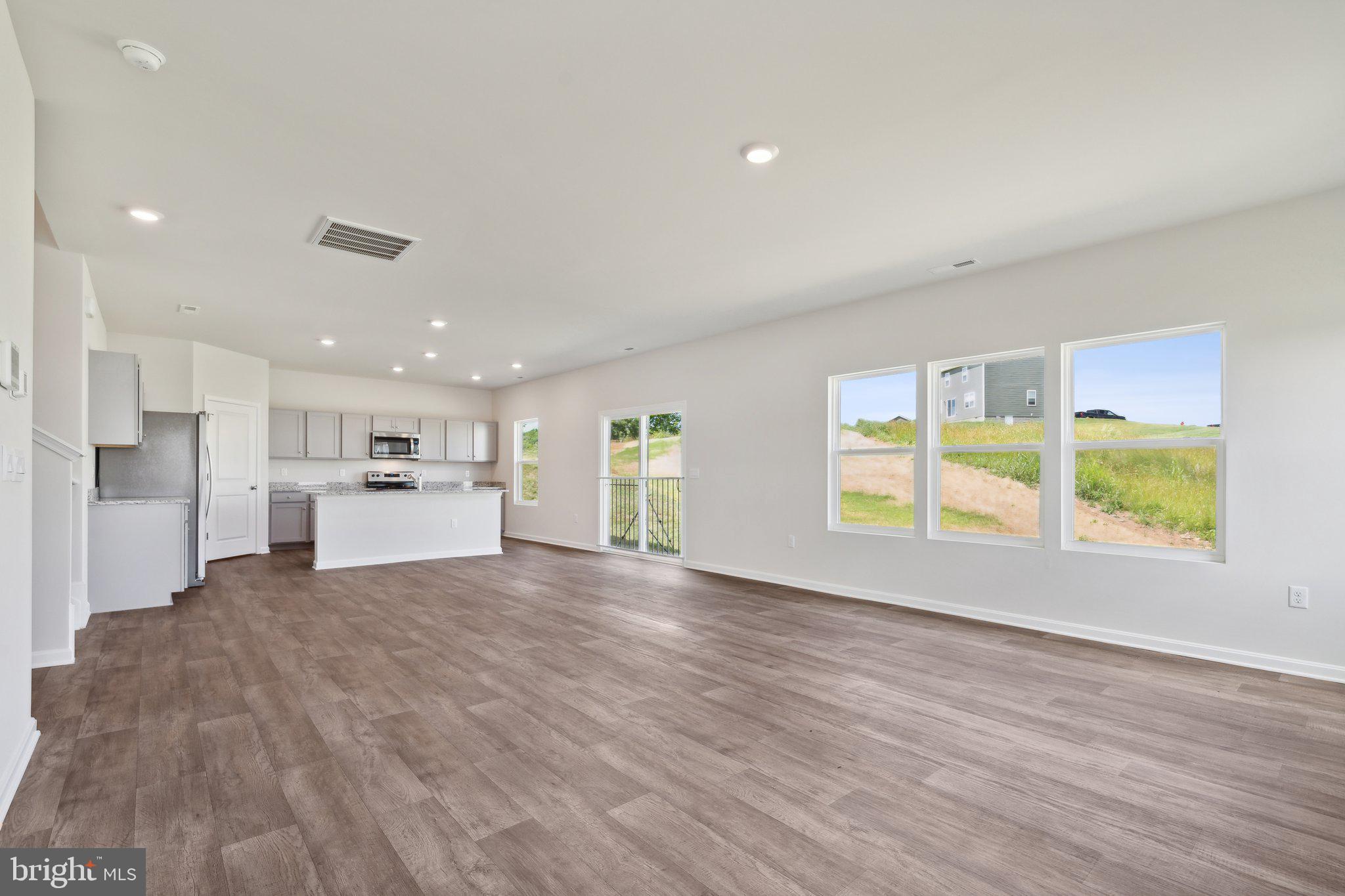 SPRING LAKES - Residential