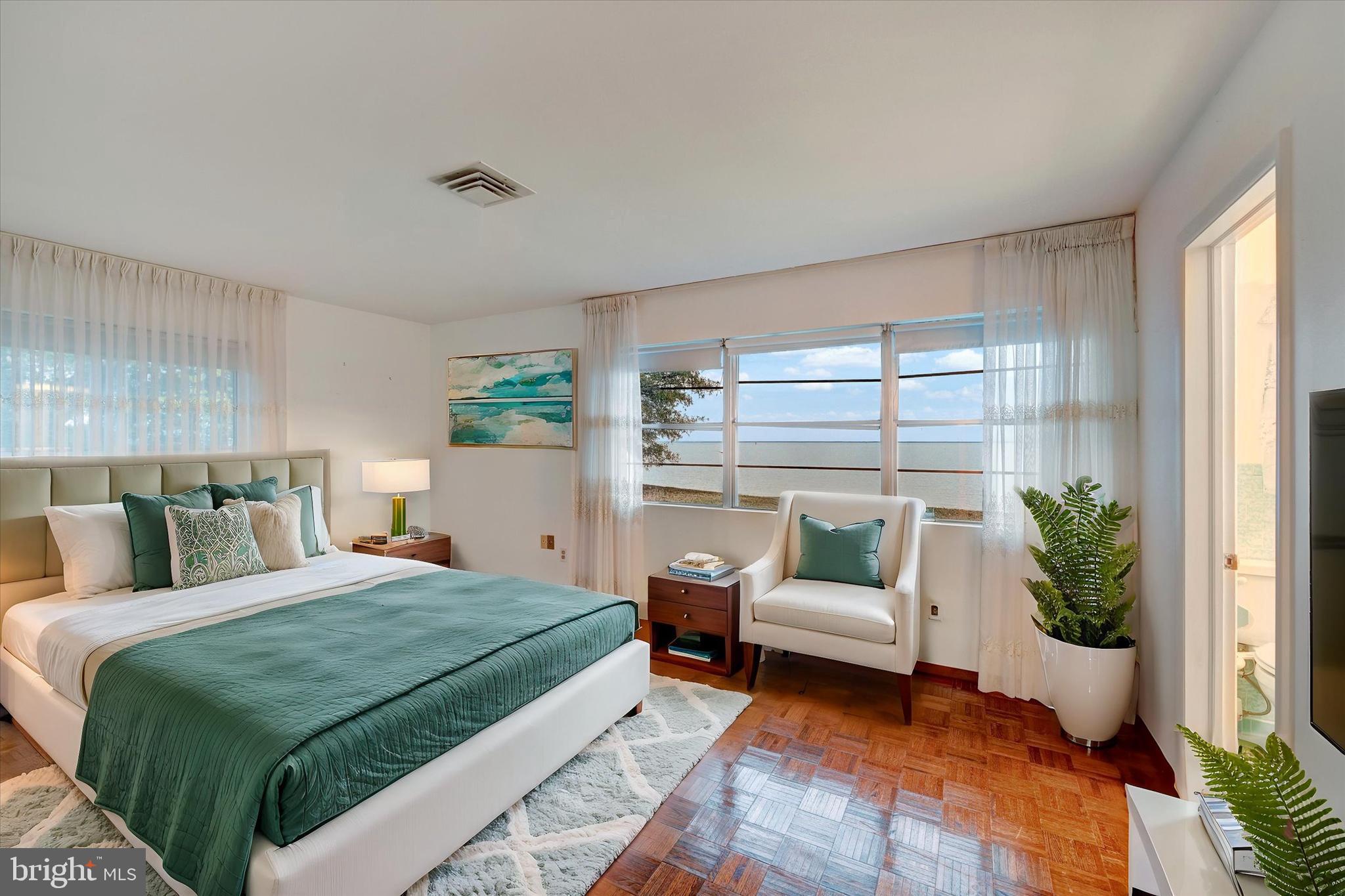 WINDMILL POINT - Residential