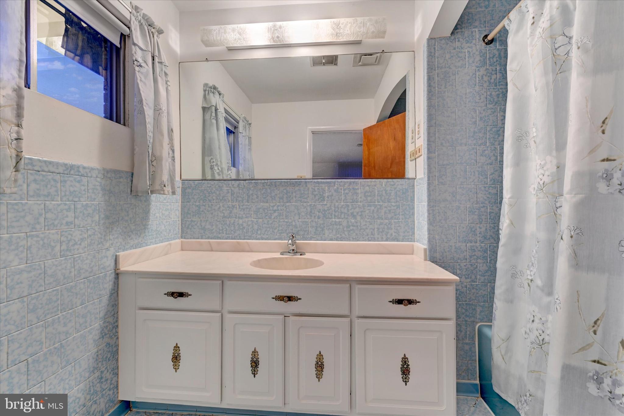 WINDMILL POINT - Residential