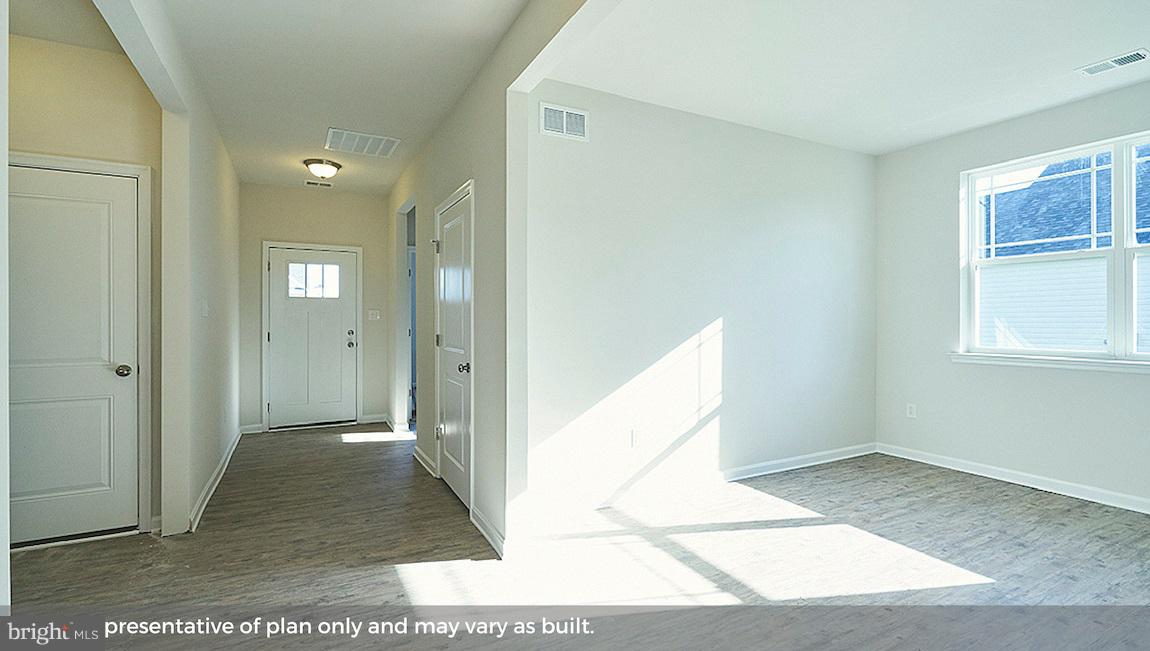 HUNTER'S CREST - Residential