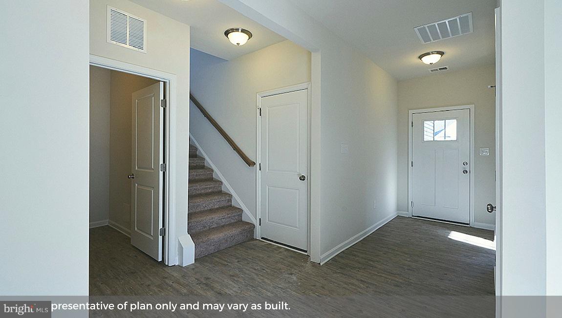 HUNTER'S CREST - Residential