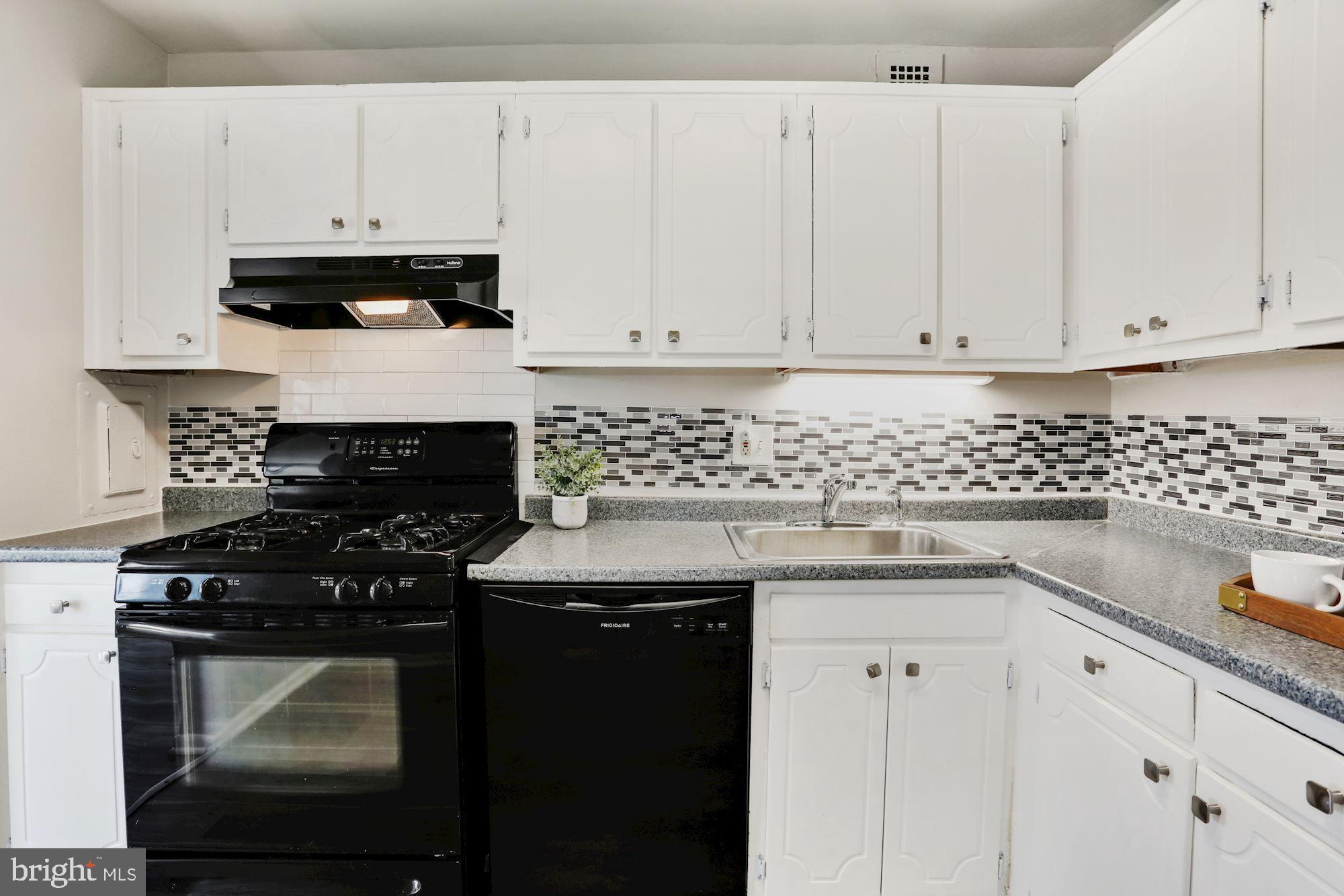 TANGLEWOOD - Residential Lease