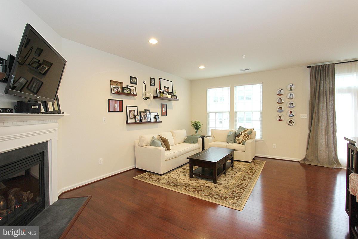 POTOMAC CLUB - Residential