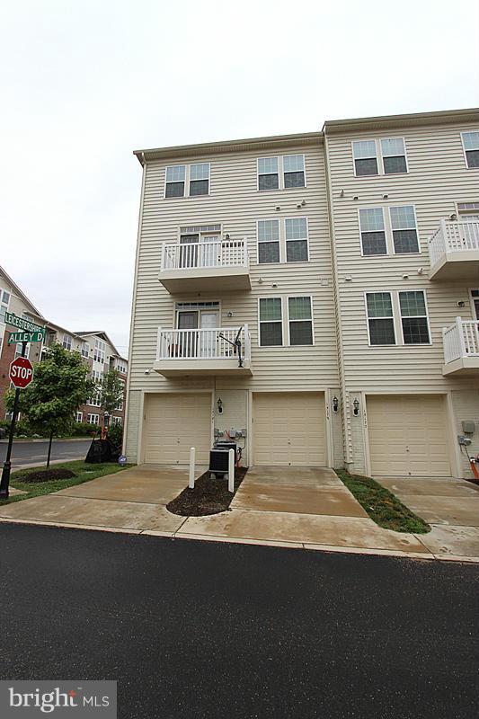 POTOMAC CLUB - Residential