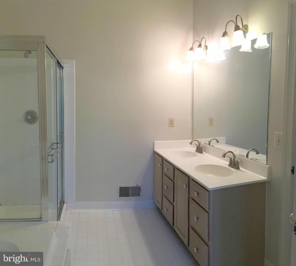 COURTHOUSE STATION - Residential Lease